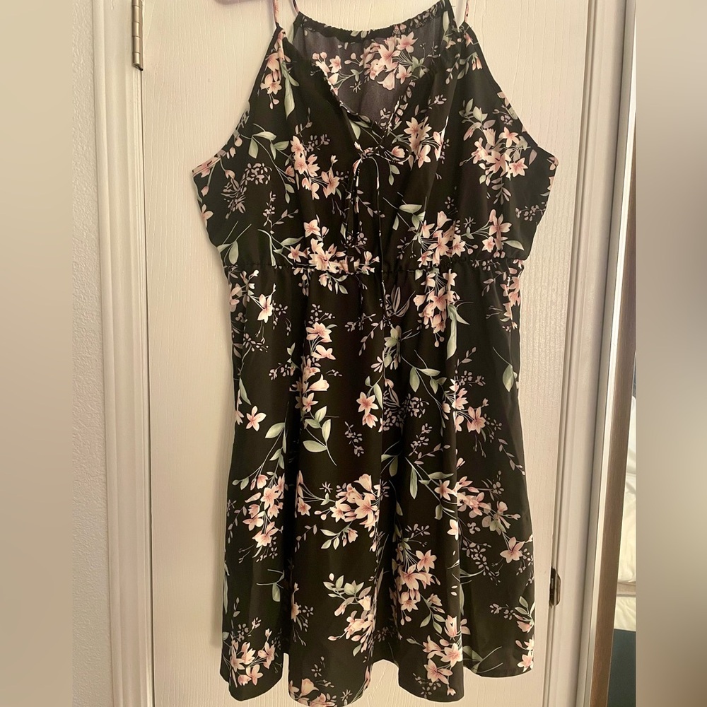 🌟5/$15🌟SHEIN Curve Black and Pink Floral Dress